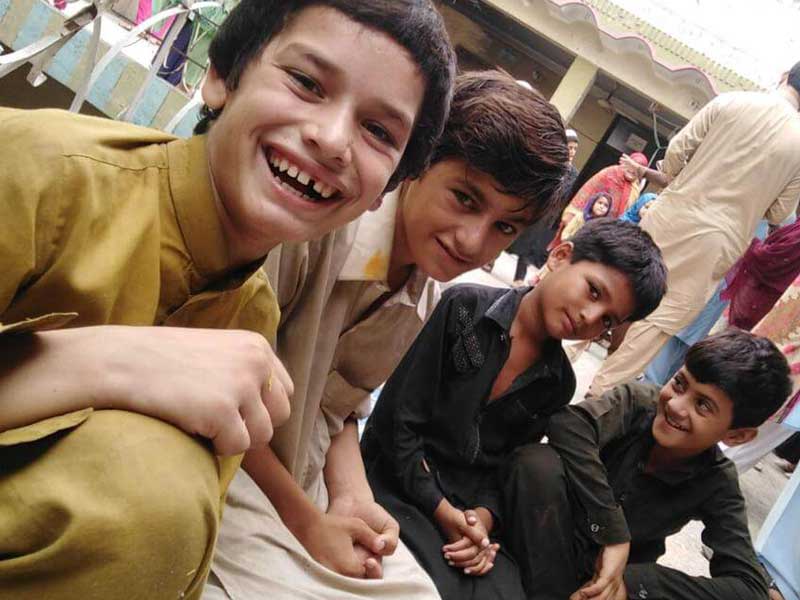 Happy Hoods (Hansti Basti)