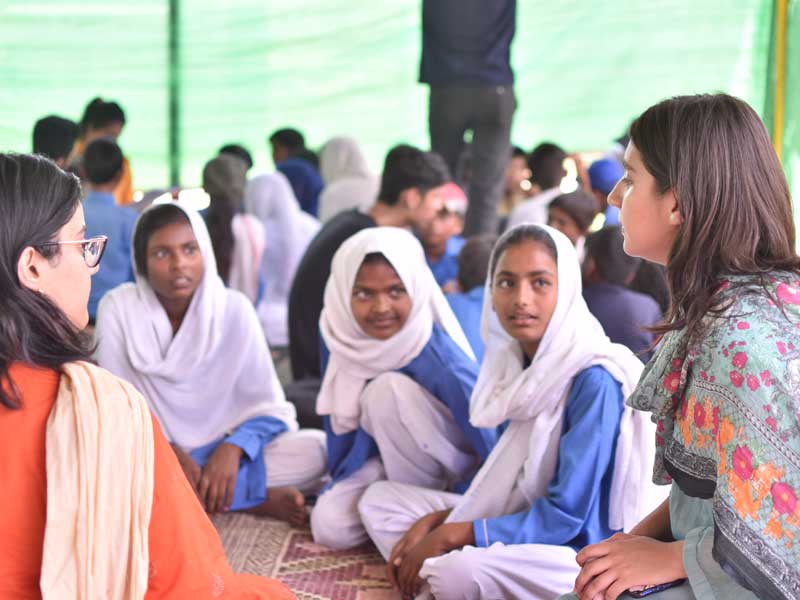 Happy Hoods (Hansti Basti)